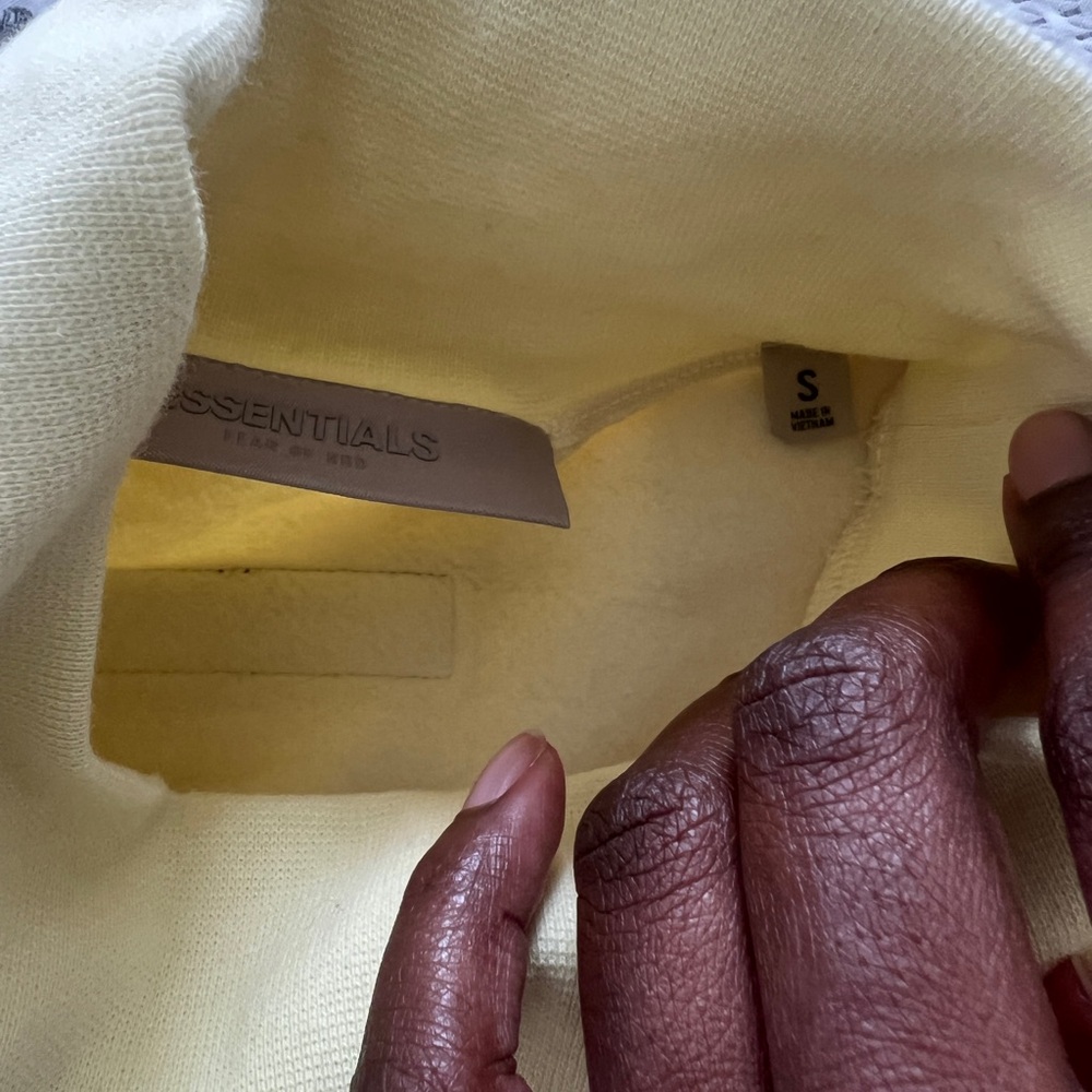 Essentials vest - Picture 3 of 6